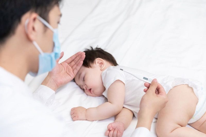 6 loại bệnh thường gặp ở trẻ em trong mùa mưa 