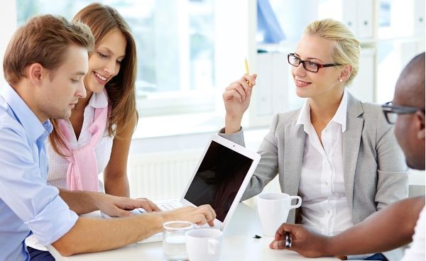 giao tiếp có duyên không chỉ nói hay, mà còn tinh tế trong cách lắng nghe và quan sát.
