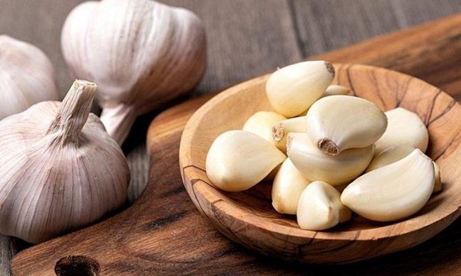 Mọc răng khôn thường gây ra cảm giác đau nhức, khó chịu kéo dài, ảnh hưởng đến việc ăn uống và sinh hoạt hàng ngày