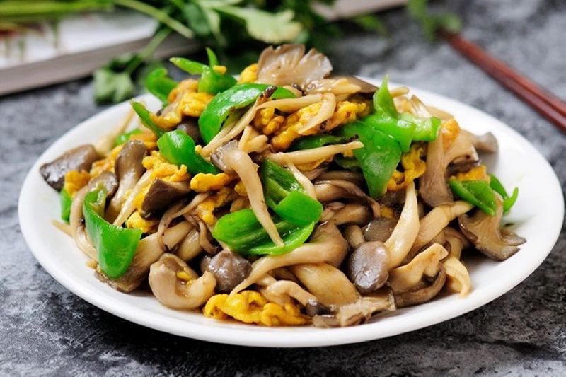 Lợi ích sức khỏe bất ngờ từ việc ăn nấm thường xuyên