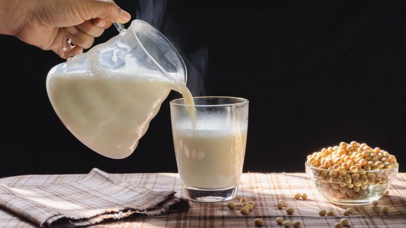 Lưu ý khi uống sữa đậu nành