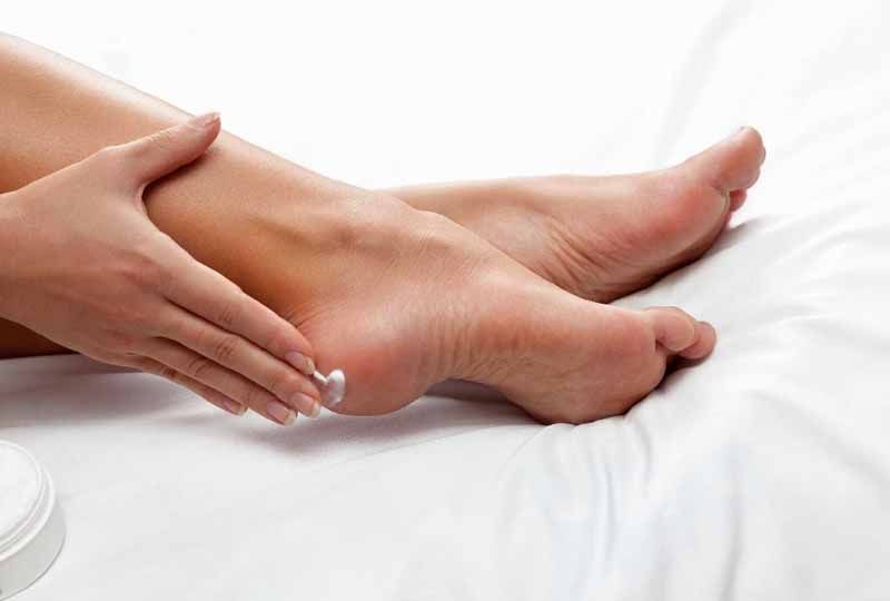 5 cách chăm sóc bàn chân trắng mịn hiệu quả ngay tại nhà 
