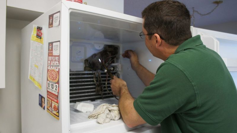 Quá trình sửa chữa tủ lạnh sai kỹ thuật