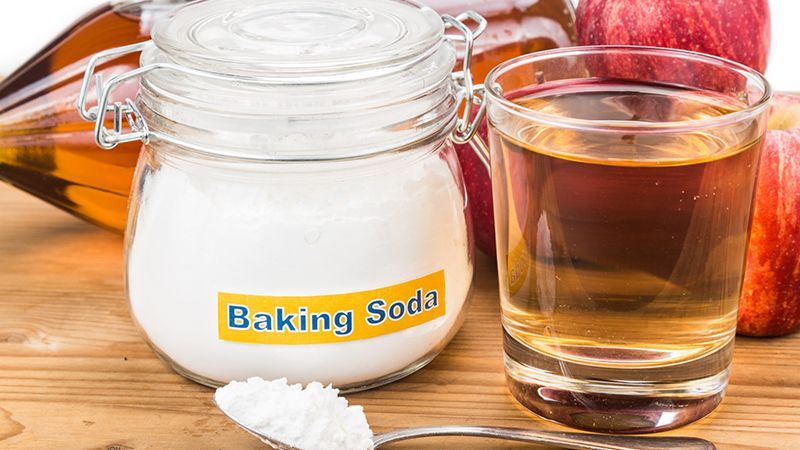 Bột baking soda và giấm ăn