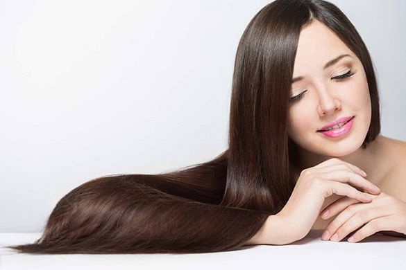 Dưỡng ẩm đều đặn không chỉ giúp tóc nối mềm mại hơn mà còn giúp tóc ít rối, dễ chải và trông tự nhiên hơn.
